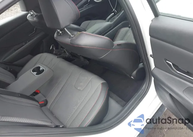 KMHLR4AF1PU627561: 44152812