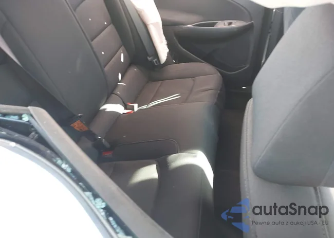 1G1ZC5ST8LF131352: 44152894