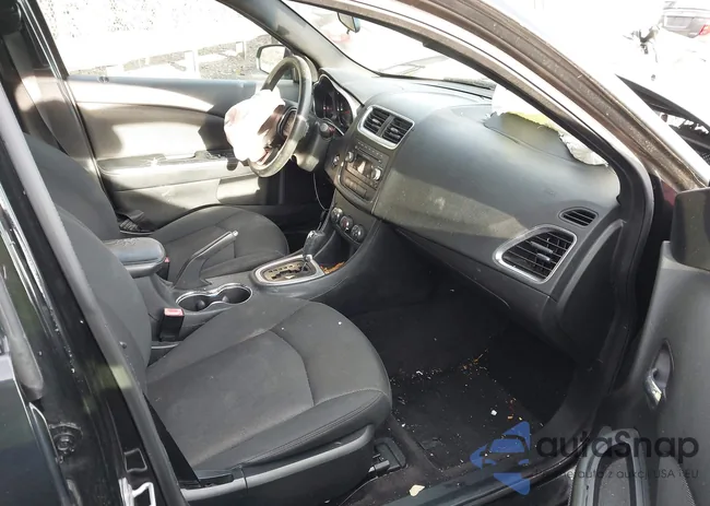 1C3CDZAB3CN174677: 44152924