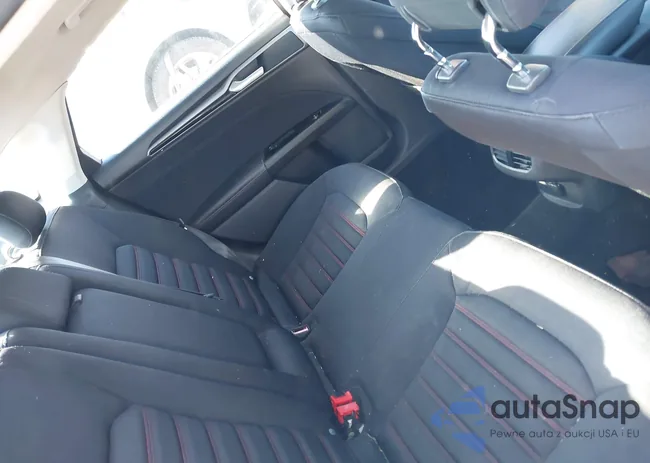 1FA6P0HD6E5374559: 44152968