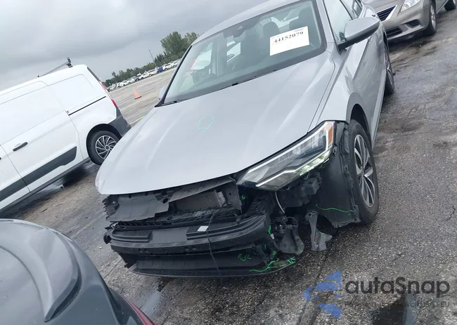 3VW5M7BU4RM042701: 44152079