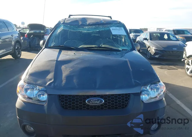 1FMYU03146KA76843: 44152231