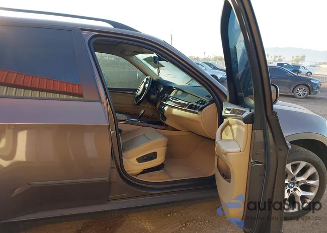 5UXZV4C58BL410228: 44152307