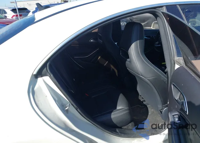 WDDSJ4EB7HN403307: 44153468