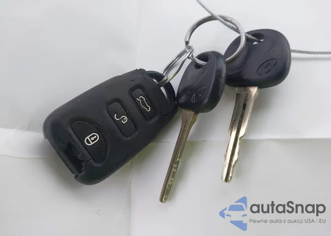 KMHD74LF7HU174703: 44153619