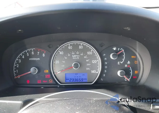 KMHDU46DX8U377684: 44153645