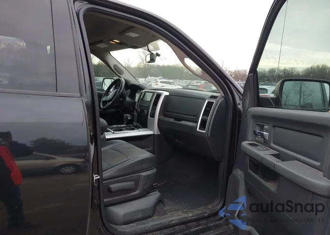 1D3HV18T59S821211: 44153659