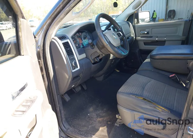 1D3HV18P79S797013: 44153672