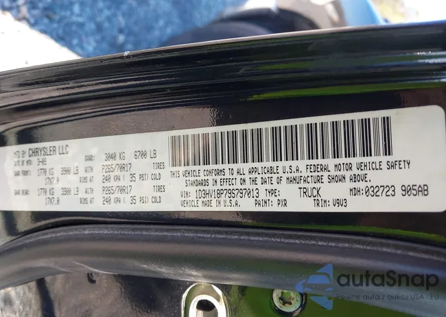 1D3HV18P79S797013: 44153672