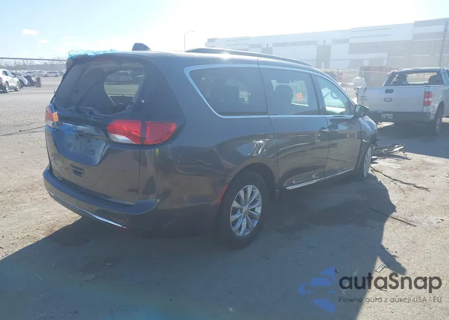 2C4RC1BG4HR794551: 44153711