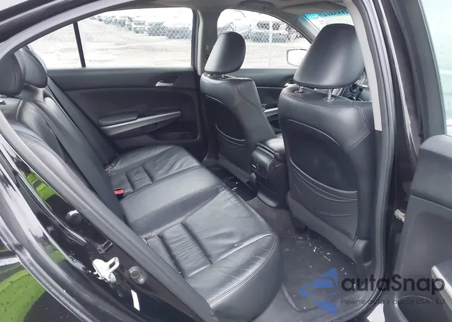 1HGCP3F84AA025116: 44153814