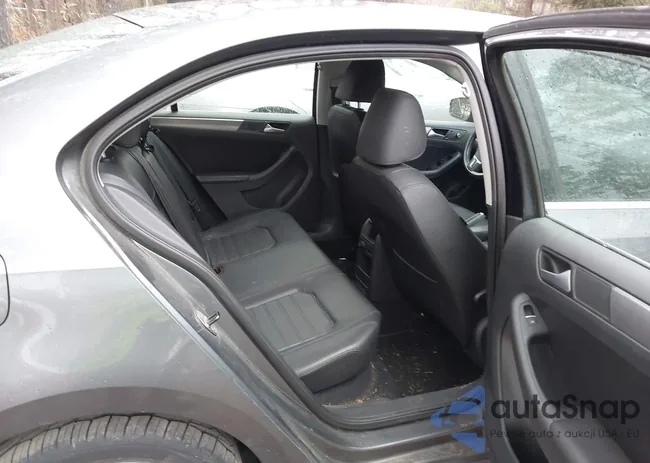 3VWL17AJ2EM375917: 44153926