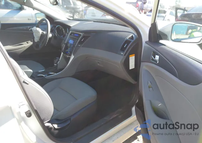 KMHEC4A41DA075601: 44153226