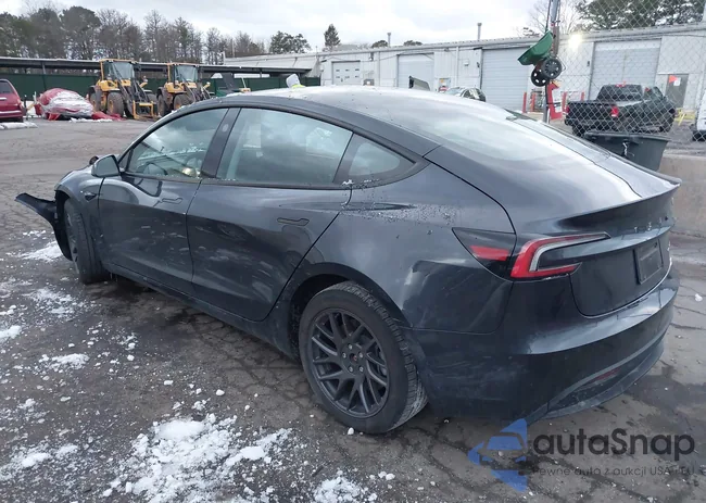 5YJ3E1EB4SF913038: 44153378