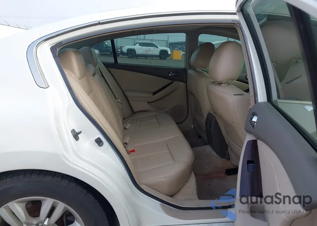 1N4AL2AP8AC138281: 44154680