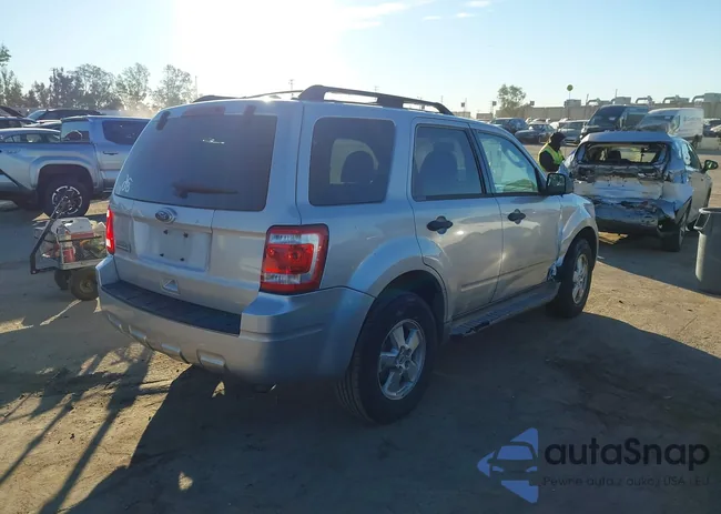 1FMCU0D75AKA93933: 44154722