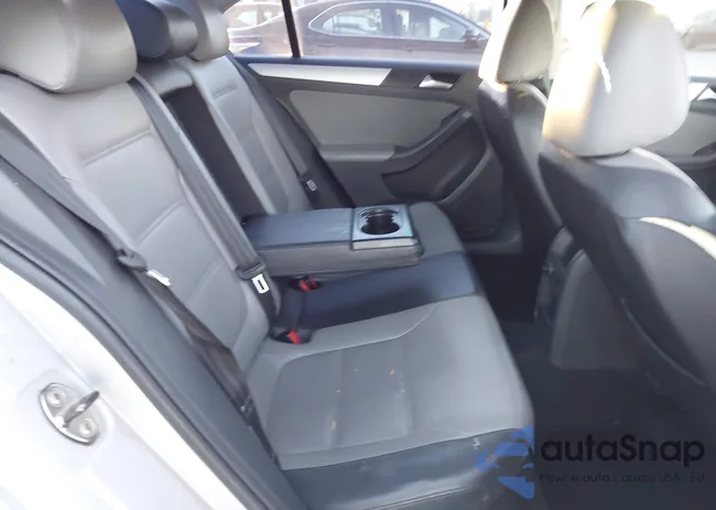 3VW637AJ9DM215250: 44154990