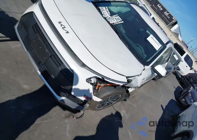 KNDCS3LF8S5235888: 44154312