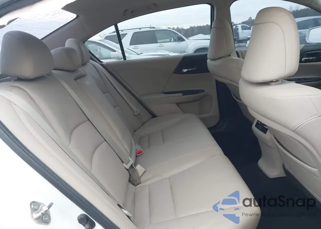 1HGCR2F82DA275544: 44155822