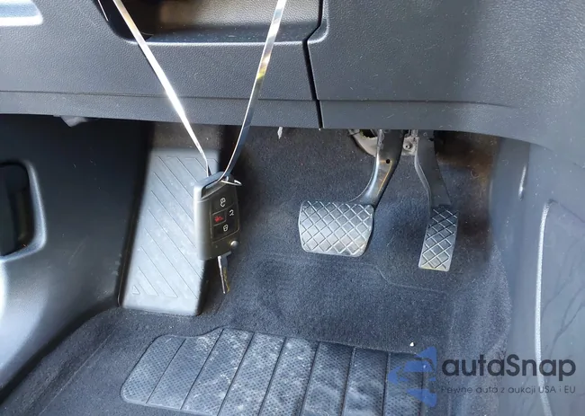 1V2AP2CA8JC600263: 44156021