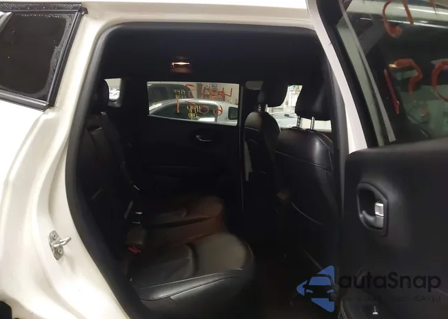 3C4NJDEB8MT589358: 44156051