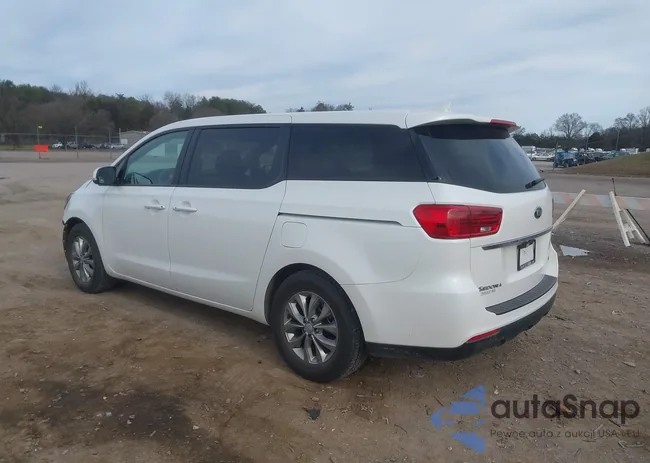 KNDMB5C18L6619833: 44156564