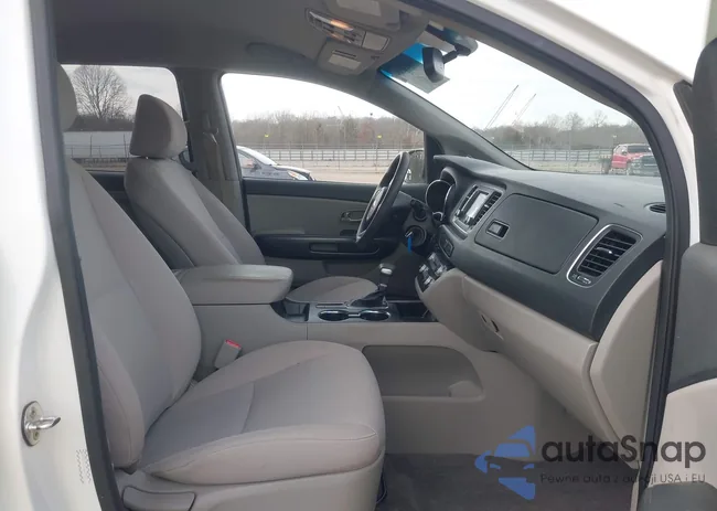 KNDMB5C18L6619833: 44156564