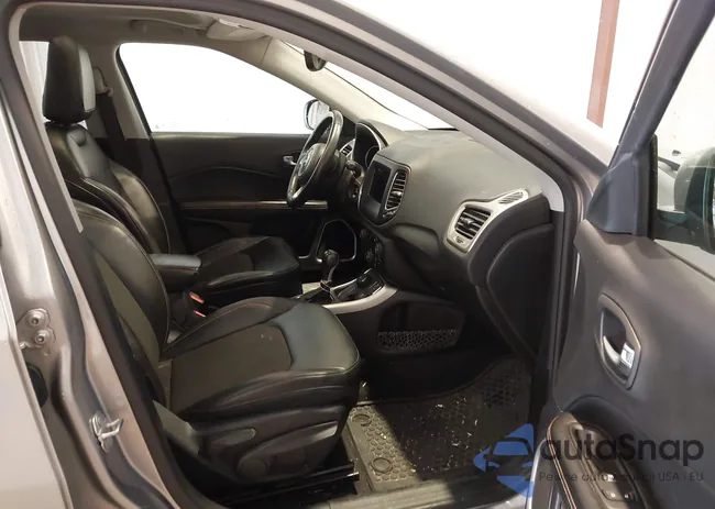 3C4NJDBB9JT161749: 44156578