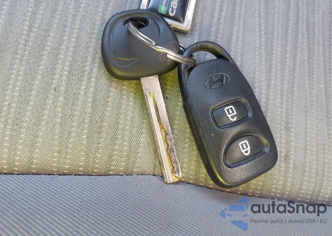 KMHCT5AE2HU356977: 44156664