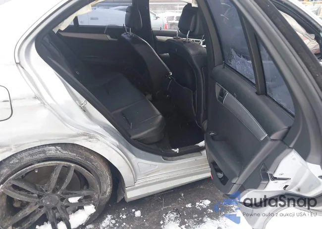 WDDGF4HB5DR292973: 44156735