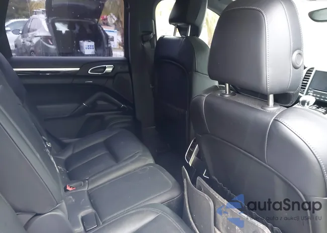 WP1AA2A21JKA04981: 44156056