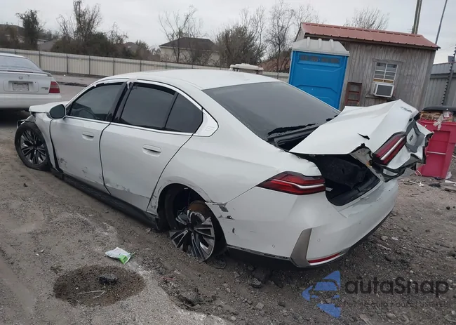 WBA43FJ06RCR53833: 44156139