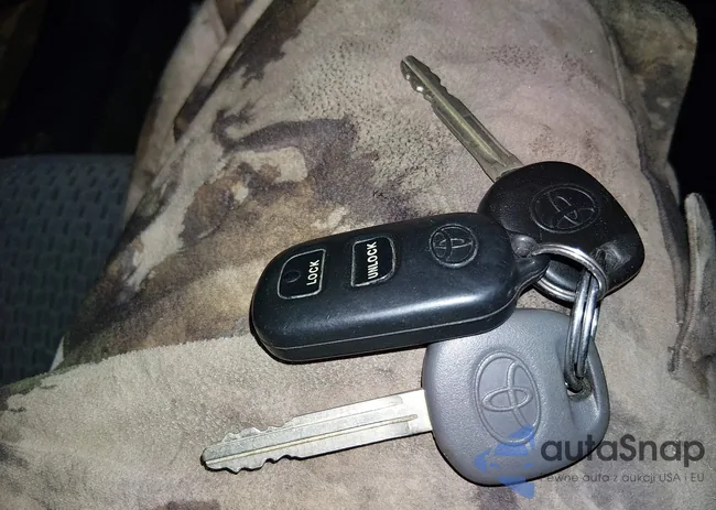 2T1BR32E77C721618: 44156140