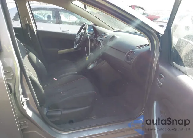 JM1DE1LY2D0158162: 44156235