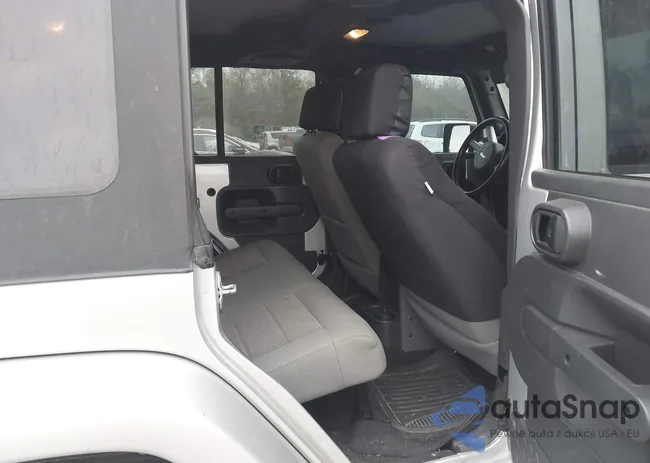 1J4GA591X9L759880: 44156241