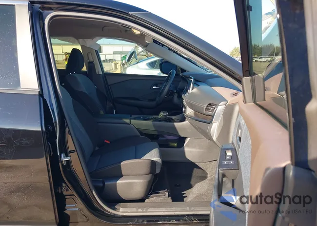 JN8BT3BA1PW428811: 44157493