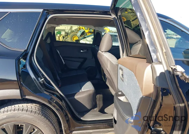 JN8BT3BA1PW428811: 44157493