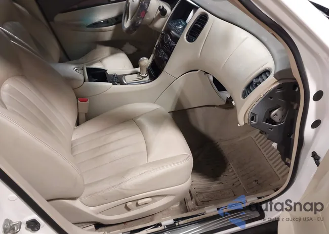 JN1AJ0HR6BM855112: 44157568