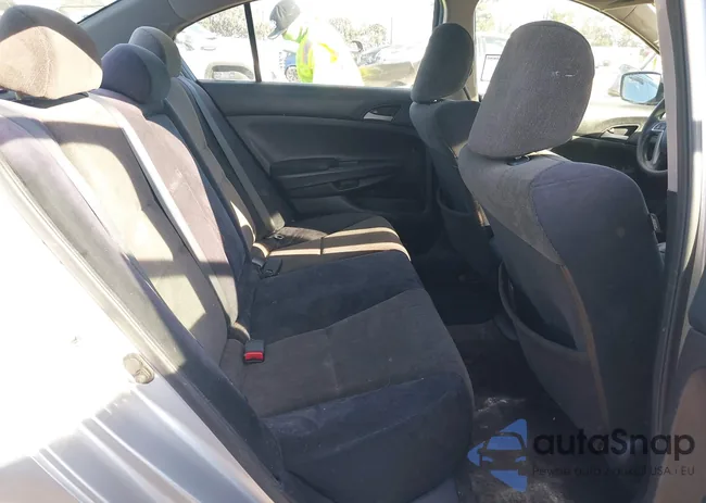 1HGCP2F30AA136471: 44157608