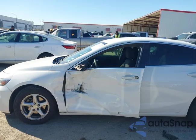 1G1ZB5ST0JF120359: 44157653