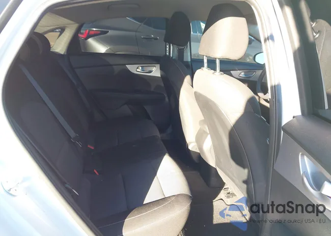 3KPF24AD5PE692142: 44157727