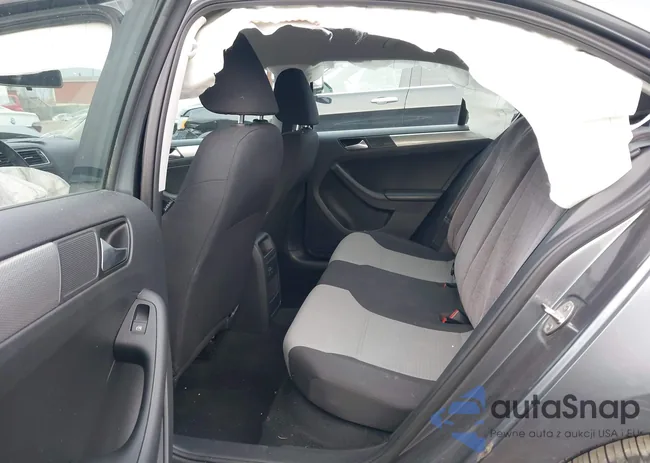 3VW2B7AJ1HM352898: 44157772