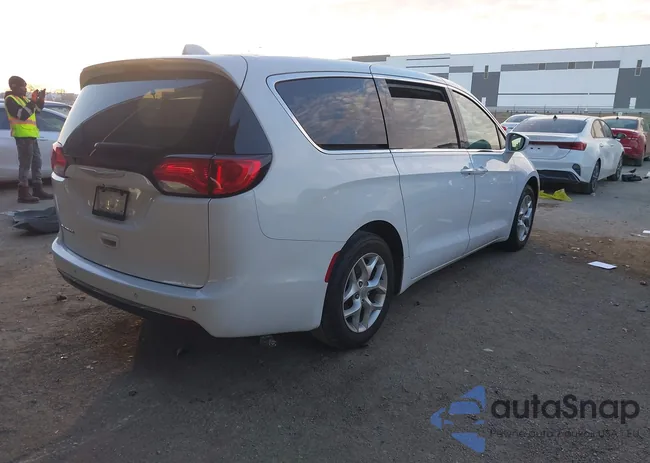 2C4RC1FG1JR114489: 44157854