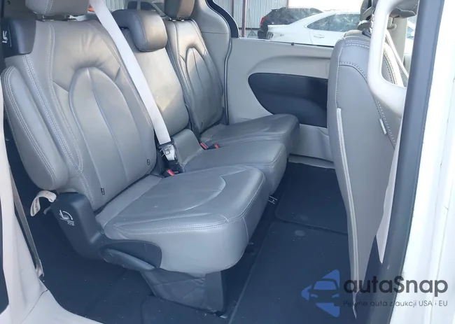 2C4RC1FG1JR114489: 44157854