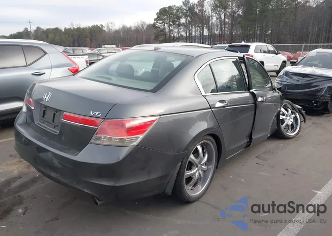 1HGCP3F82BA005545: 44157944