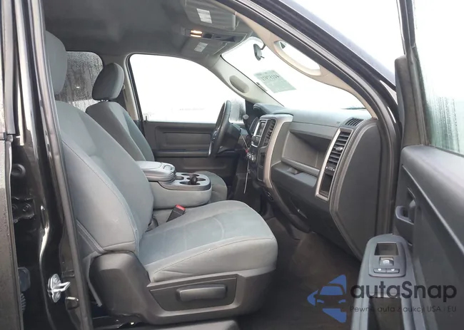 3C6UR5CL4HG733287: 44157971