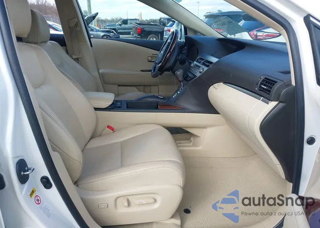 2T2ZK1BA8DC131715: 44158047