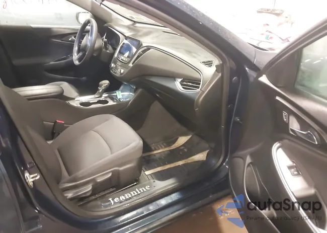 1G1ZD5ST7MF015493: 44157318