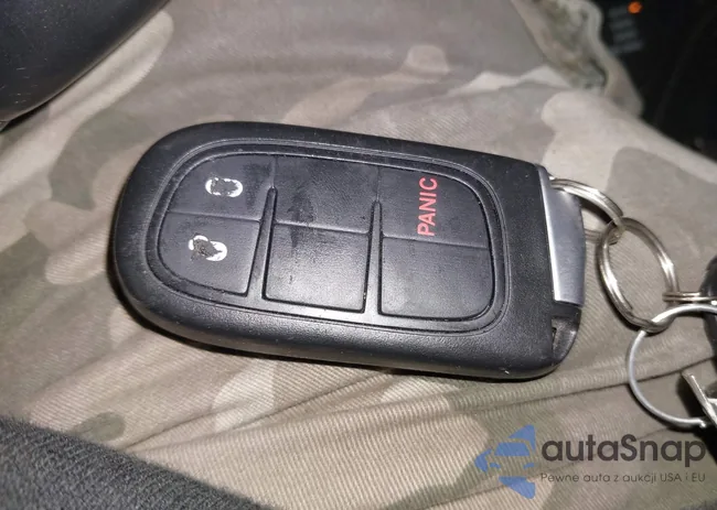 1C4PJMLX6KD208455: 44157331