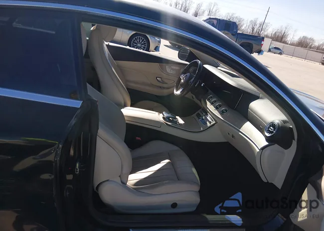 WDD1J6FB8JF047052: 44157442